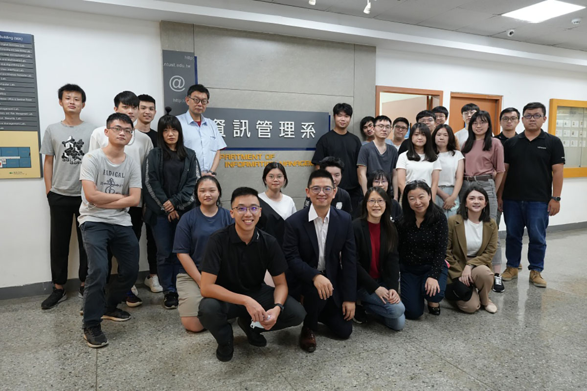 VMware攜臺科大資管系打造DevSecOps工作坊,培育高教雲原生應用開發人才,向下扎根開發者社群 2 20220905 4 02