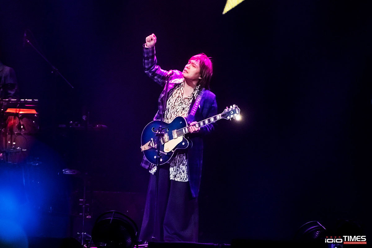 【現場直擊】伍佰「Rock Star」演唱會終登場,精典歌回憶殺,首首萬人大合唱 2 20220925 NEWS 1 10