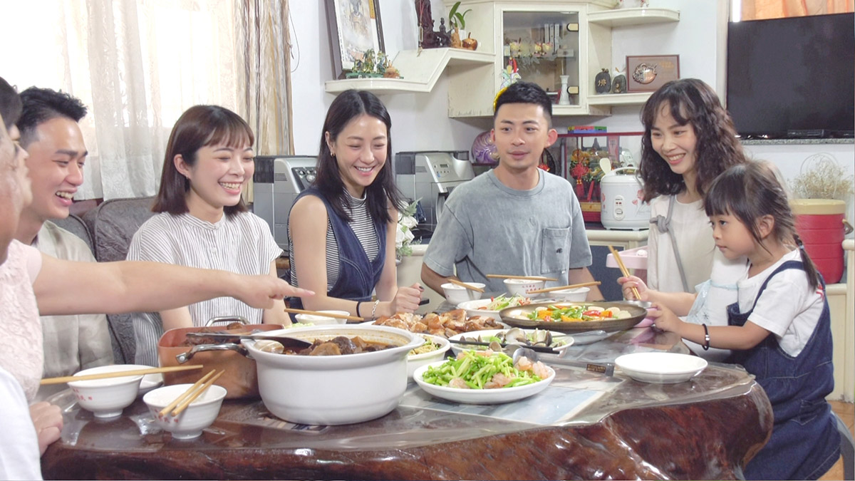 演員謝欣穎受邀公視《誰來晚餐14》,自曝父心疼演藝路差點喊停 4 20221109 news 3 7