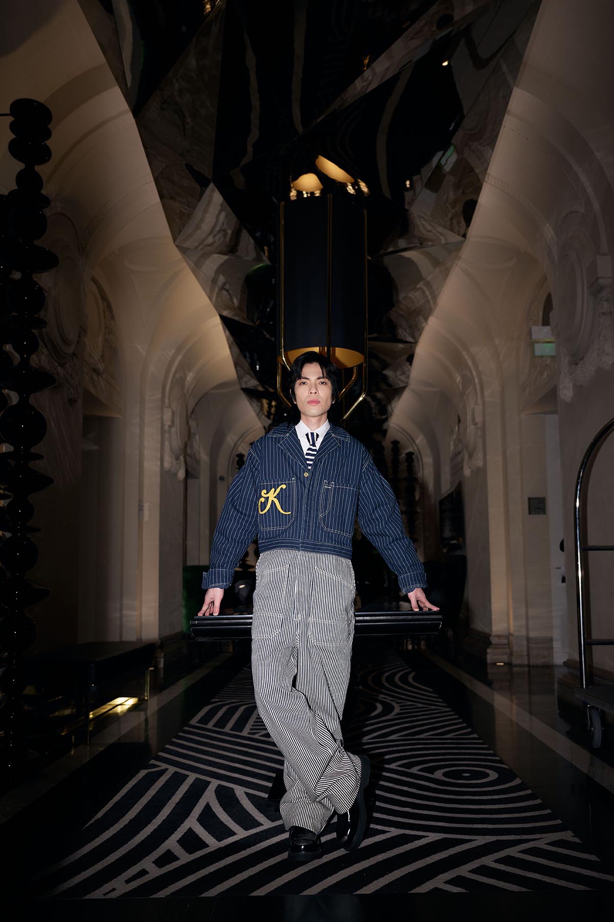 國際蕭在巴黎!老蕭帥氣出席〈KENZO 2023秋冬時裝秀〉!在巴黎圍爐守歲大啖美食!曝光2023新計畫! 6 20230126 NEWS 1 7