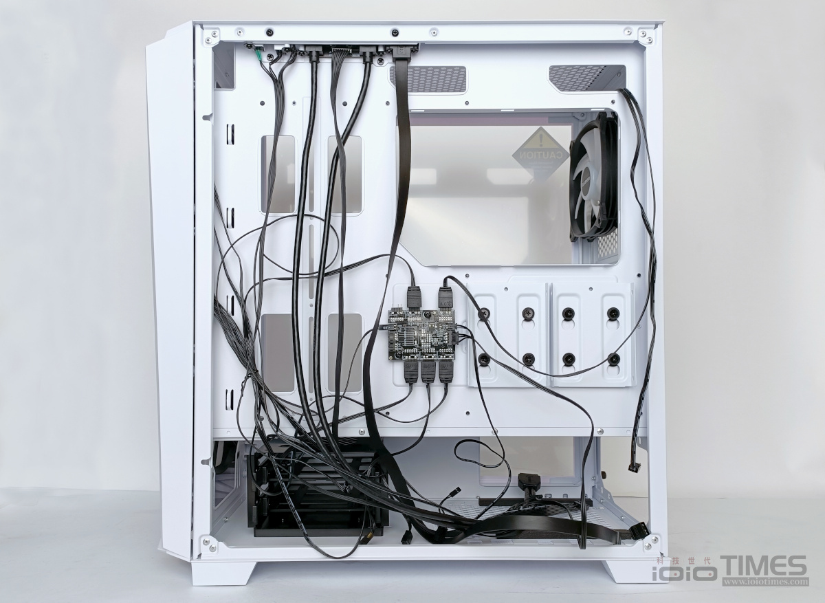 gigabytec301case 015