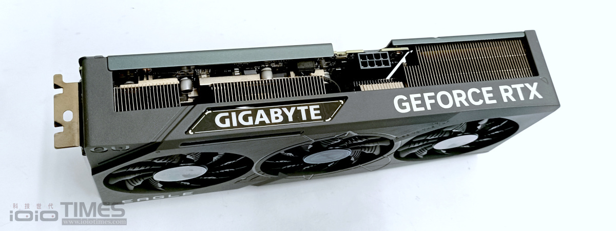 gigabytertx4070eagle 005