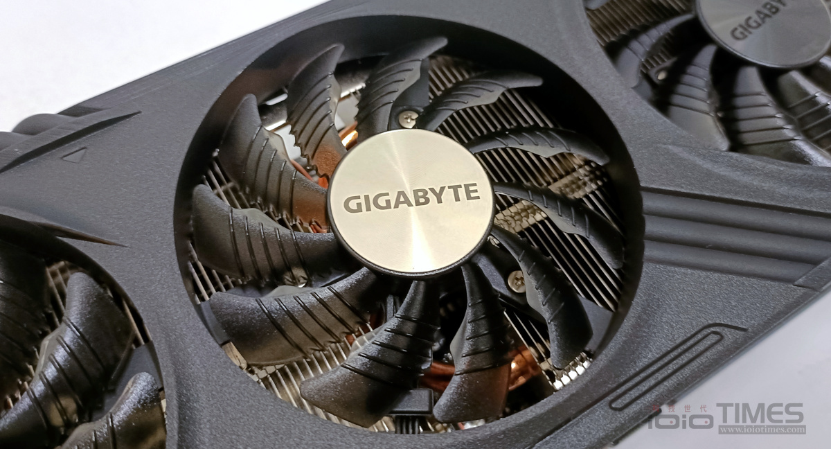 gigabytertx4060ti8g 008