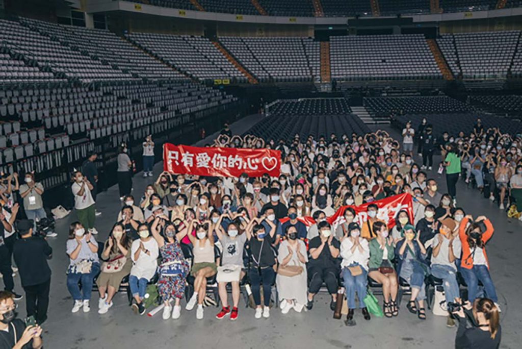 Eason陳奕迅「Fear and Dreams」台北站限定7場圓滿成功!被歌迷橫額: 『相信你的人在這裡』感動得落下淚來 3 20230726 NEWS 1 4 1