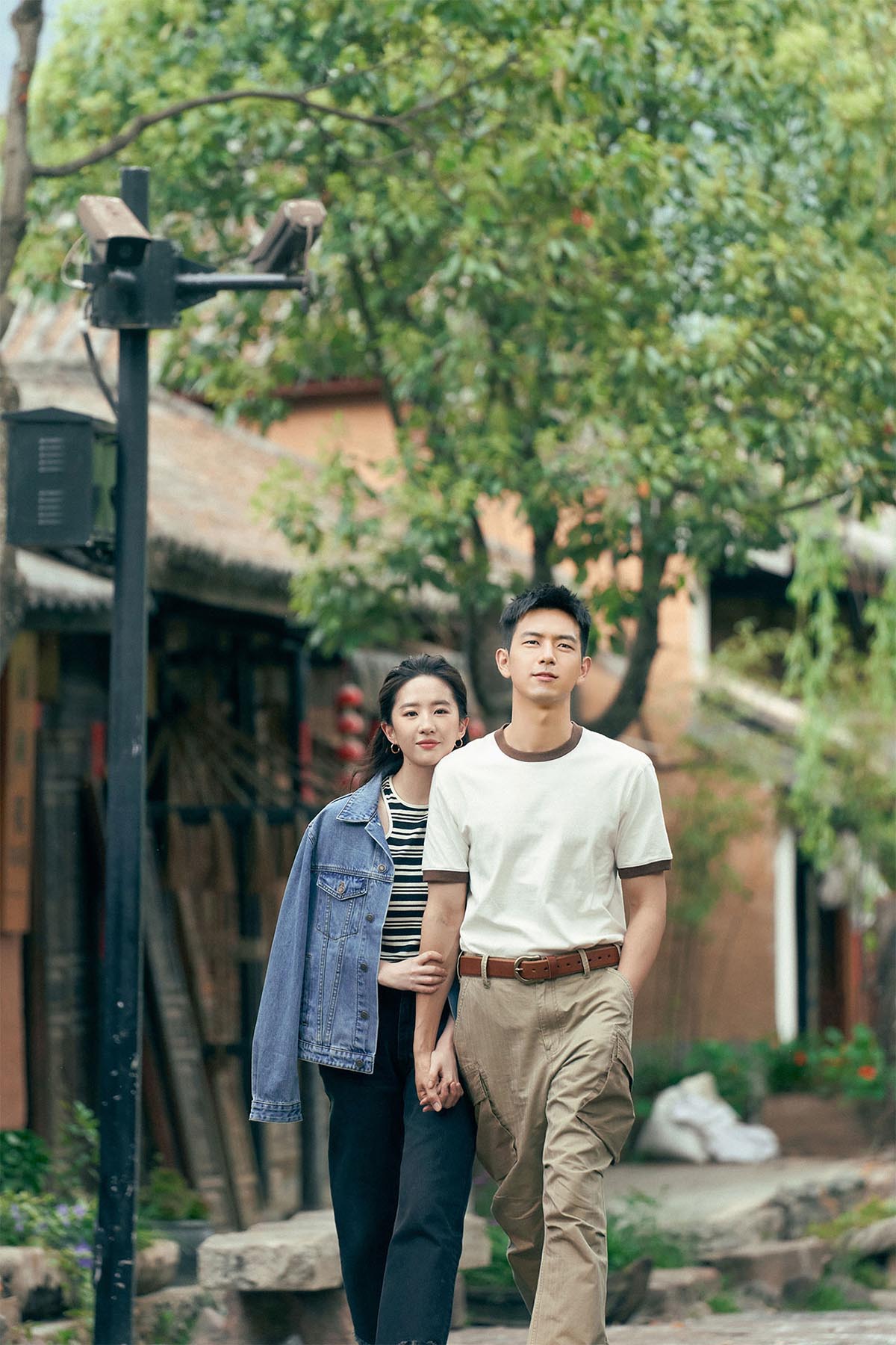 劉亦菲、李現《去有風的地方》吻戲多達16場,嘴貼「膠帶」照吻不誤 4 20230823 NEWS 3 12