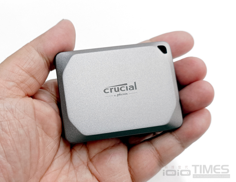 crucialx9ssd 009 1