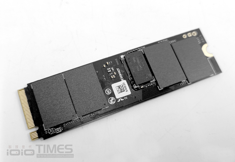 seagatestarwarm2ssd2tb 013 2