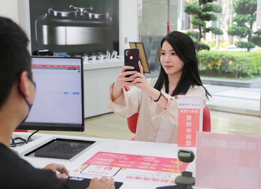 遠傳響應防詐政策、首辦門號要拍照,遵循NCC風險管理指引、用心守護客戶安全 1 20231031 NEWS 4 10