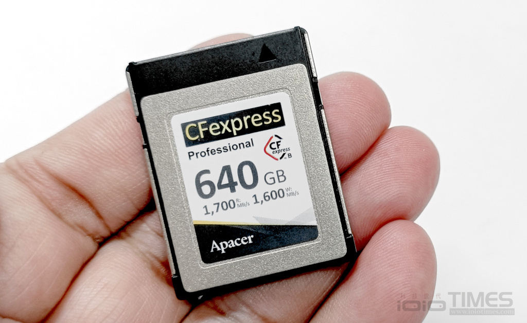 apacercfexpress640gb 006