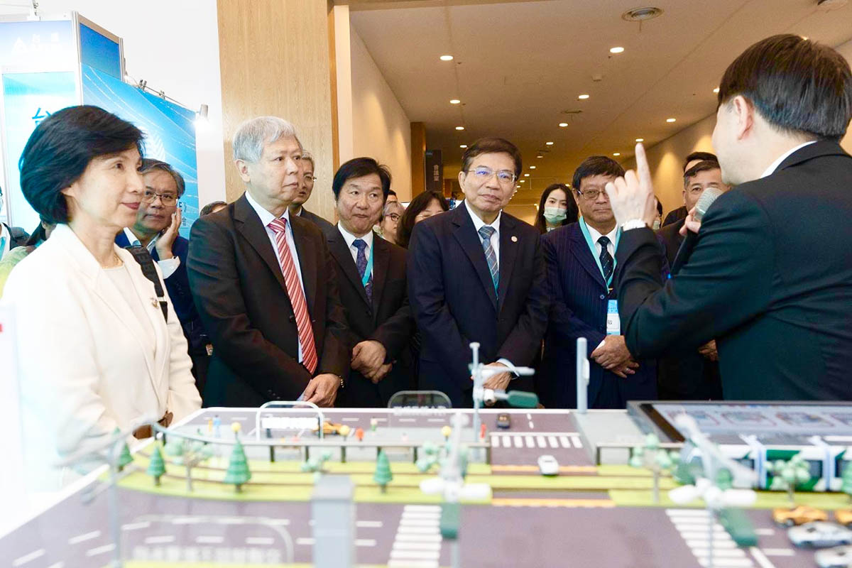 「《SEE THE FUTURE》未來港灣峰會」今登場,遠傳總座井琪受邀分享,以科技助力永續智慧旅運 3 20231129 NEWS 1 1