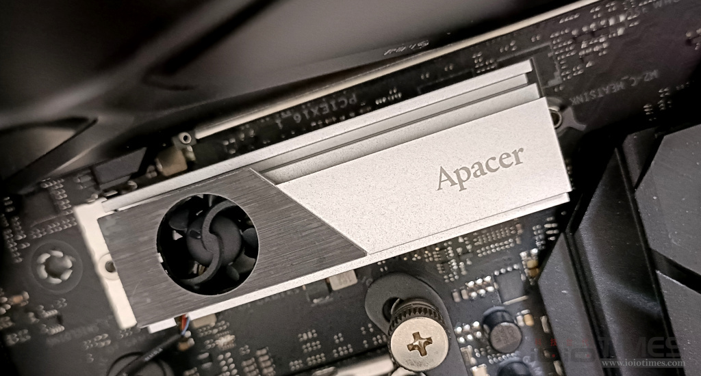 高速性能、唯快不破,Apacer AS2280F4 M.2 PCIe Gen5 x4 SSD 1TB搭載主動式散熱器開箱試用 21 apaceras2280f4gen5ssd 001
