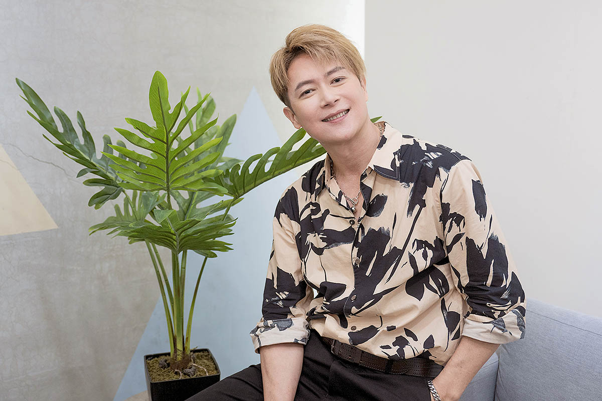 粉絲姊姊另類身世告白,王燦半信半疑問親哥「我是父母領養的孩子? 3 20240102 NEWS 1 14