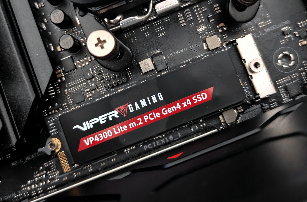 [請益] 請大家幫忙挑選2T SSD