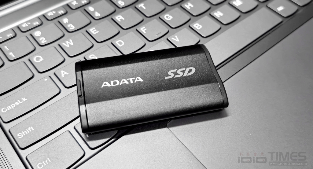 adatasd810gen2x2ssd 002