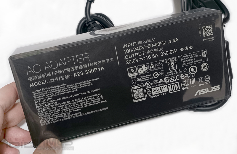 ROG Strix SCAR 18 (2024) 電競筆電機皇登場,雙頂規硬體配置、巔峰性能的代表之作 9 rogscar18 008 1