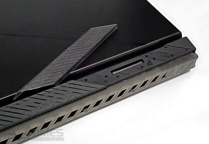 ROG Strix SCAR 18 (2024) 電競筆電機皇登場,雙頂規硬體配置、巔峰性能的代表之作 14 rogscar18 015 6