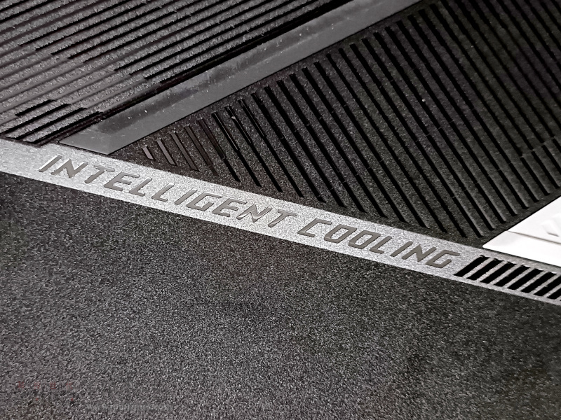 ROG Strix SCAR 18 (2024) 電競筆電機皇登場,雙頂規硬體配置、巔峰性能的代表之作 30 rogscar18 021 2