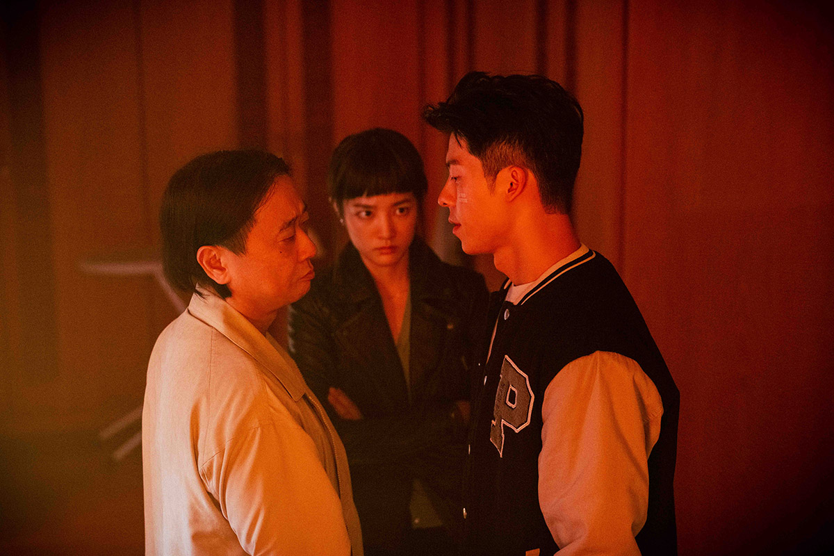 Netflix全球獨家華語影集《正港分局》邰智源、黃宣化身補教師徒,帶學生喊口號邪教感十足 4 20240815 NEWS 4 3