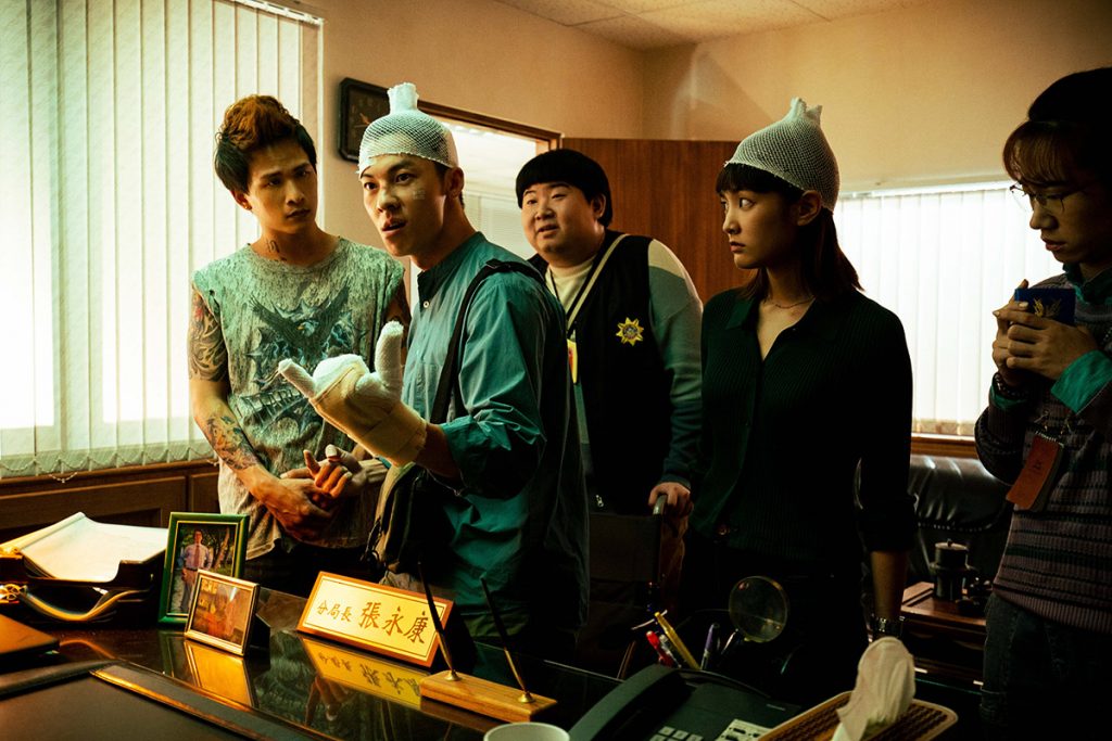 Netflix全球獨家華語影集《正港分局》邀主演群體驗影集實境辦案戶外裝置,阿部瑪利亞大讚:「斯勾以!」 5 20240823 NEWS 1 3