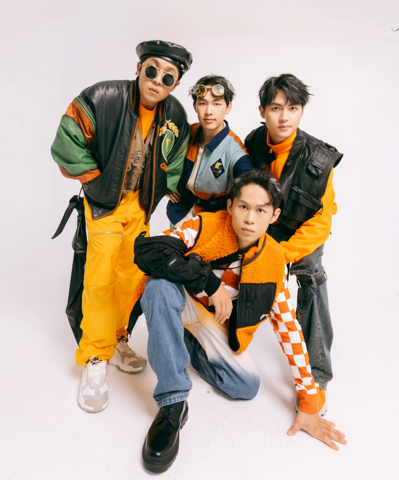 MOJOIN聯手理想混蛋、芒果醬推音樂跨域改編《看你聽的》第二彈,體驗升級!攜KKBOX「樂老」靈籤抽iPhone與哈哈台組熱血圓夢團開唱 3 20241218 mojoin03
