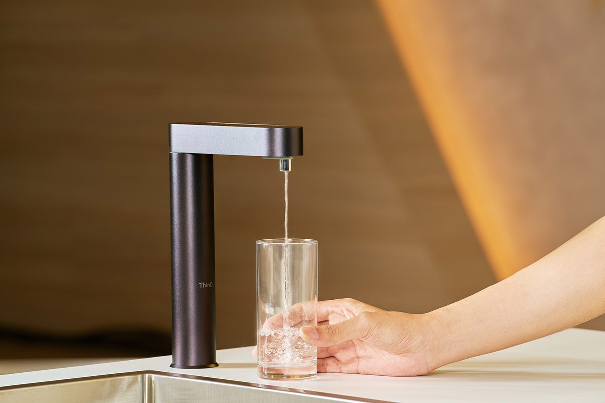 你喝的水乾淨嗎?LG PuriCare淨水Bar飲水機首度登台! 3 20250508 NEWS 1 12