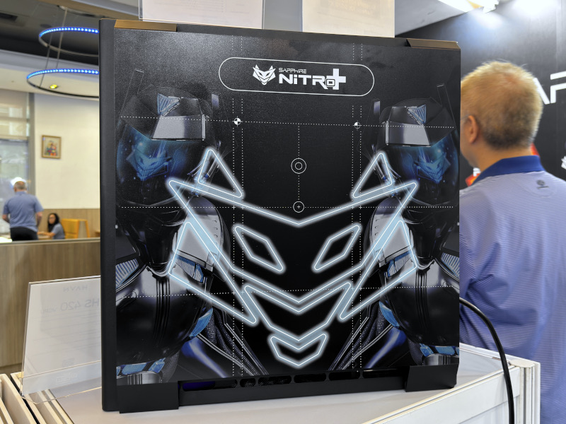 《Computex 2025展場巡禮》SAPPHIRE藍寶科技 11 computex2025 sapphire 010 2