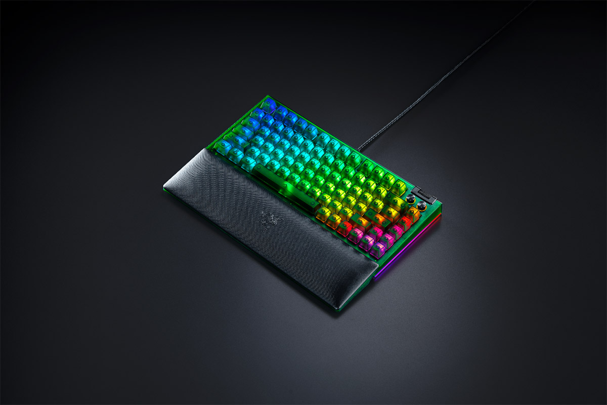 釋放極致設計的耀眼光芒:Razer Phantom系列震撼登場 4 20250606 NEWS 1 13