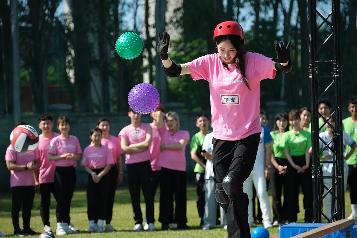66歲徐乃麟操到臉色發青!《全村》體力透支,崩潰丟主持棒 5 20250612 NEWSI6 7
