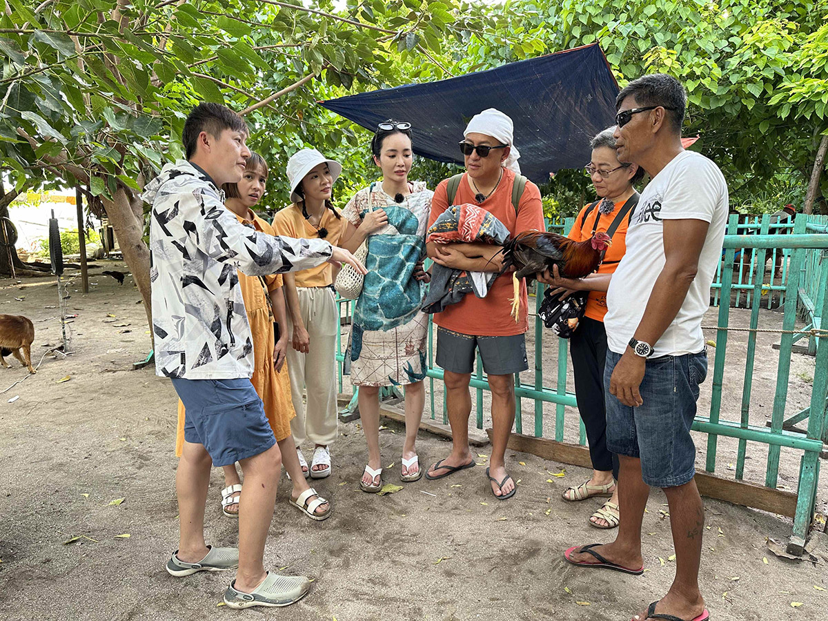 詹姆士、黃姵嘉《行!鬥陣出國去!》玩翻菲律賓跳島!浮潛驚魂、美食嗨吃停不下! 7 20250613 NEWS 1 12