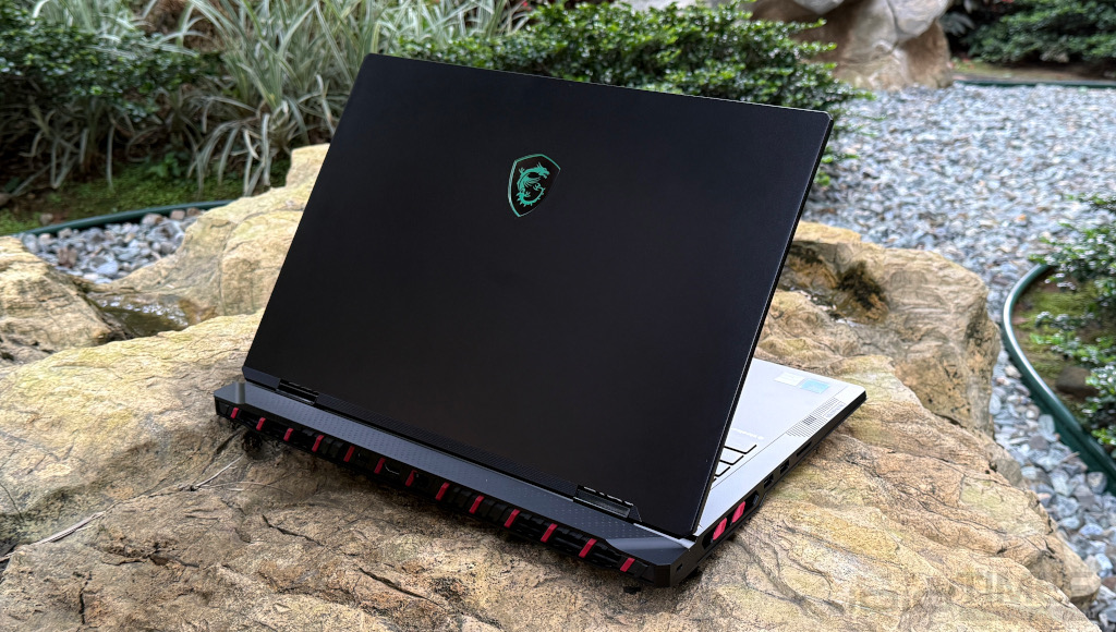 龍魂覺醒!MSI Raider 18 HX AI A2XWIG電競筆電開箱試用,搭載RTX 5080 GPU、提供強大遊戲效能 2 msiraider18hxaia2xwig 004