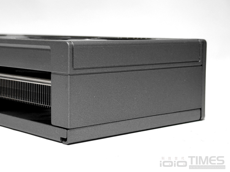 SAPPHIRE NITRO+ AMD Radeon RX 9060 XT 16GB開箱試用,超平價入門旗艦、對比8GB版本性能更顯優異 21 sapphirenitrorx9060xt16gb 017 4