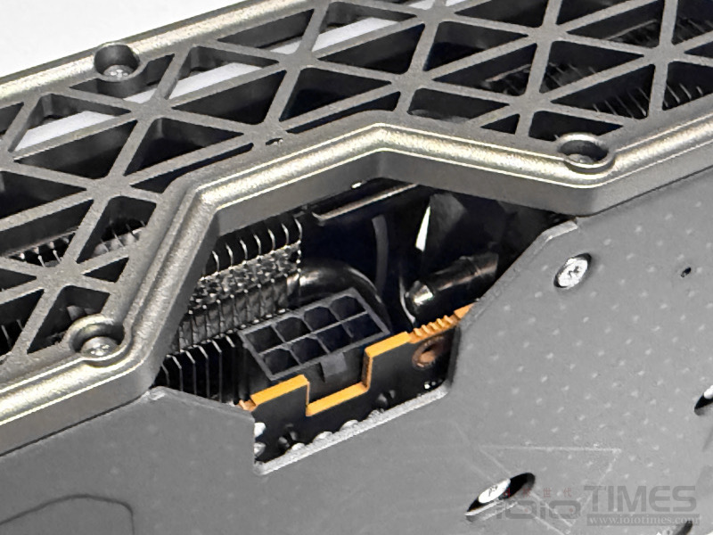 SAPPHIRE NITRO+ AMD Radeon RX 9060 XT 16GB開箱試用,超平價入門旗艦、對比8GB版本性能更顯優異 23 sapphirenitrorx9060xt16gb 017 5