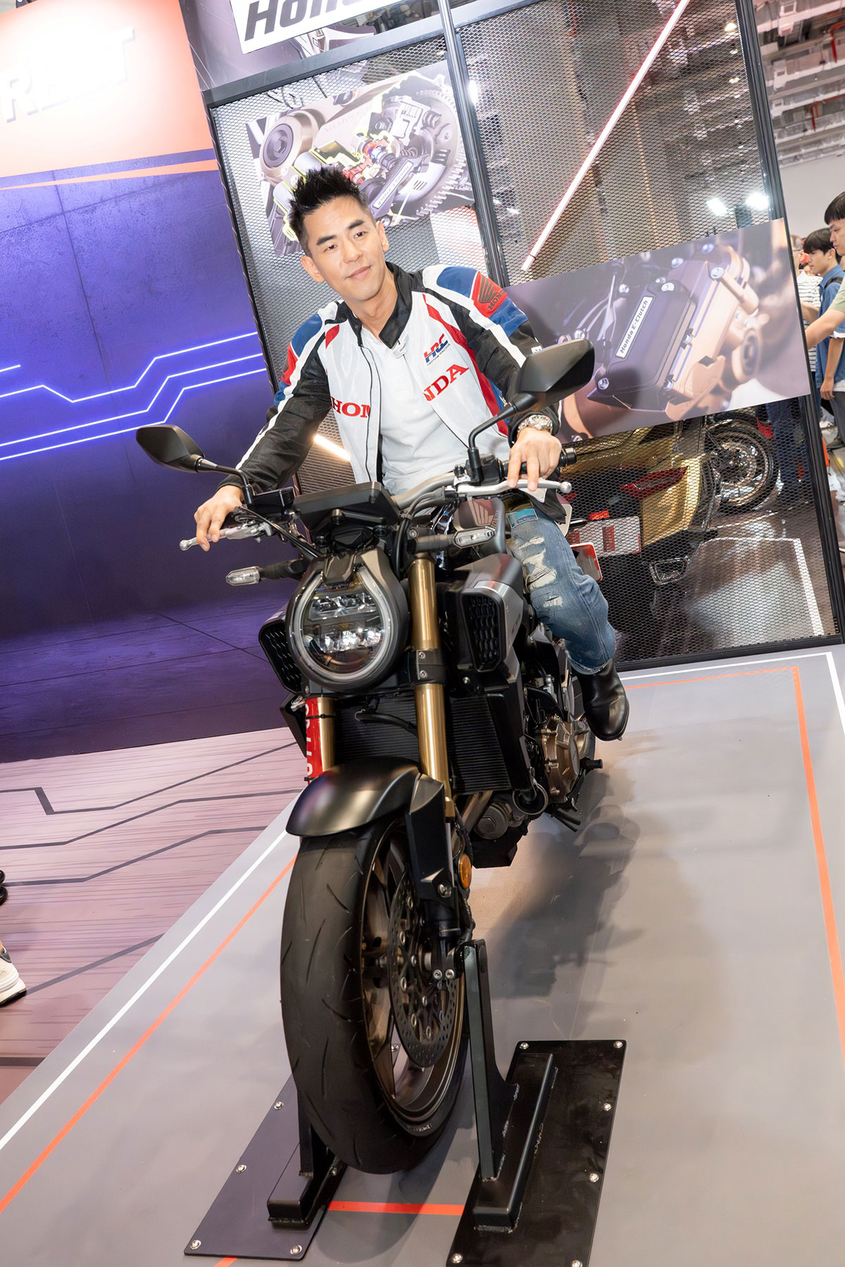 柯有倫現身Honda重機展!揭幕CB1000 Hornet SP 人氣爆!分享放空哲學與重機浪漫 3 202050707 NEWS 5 17