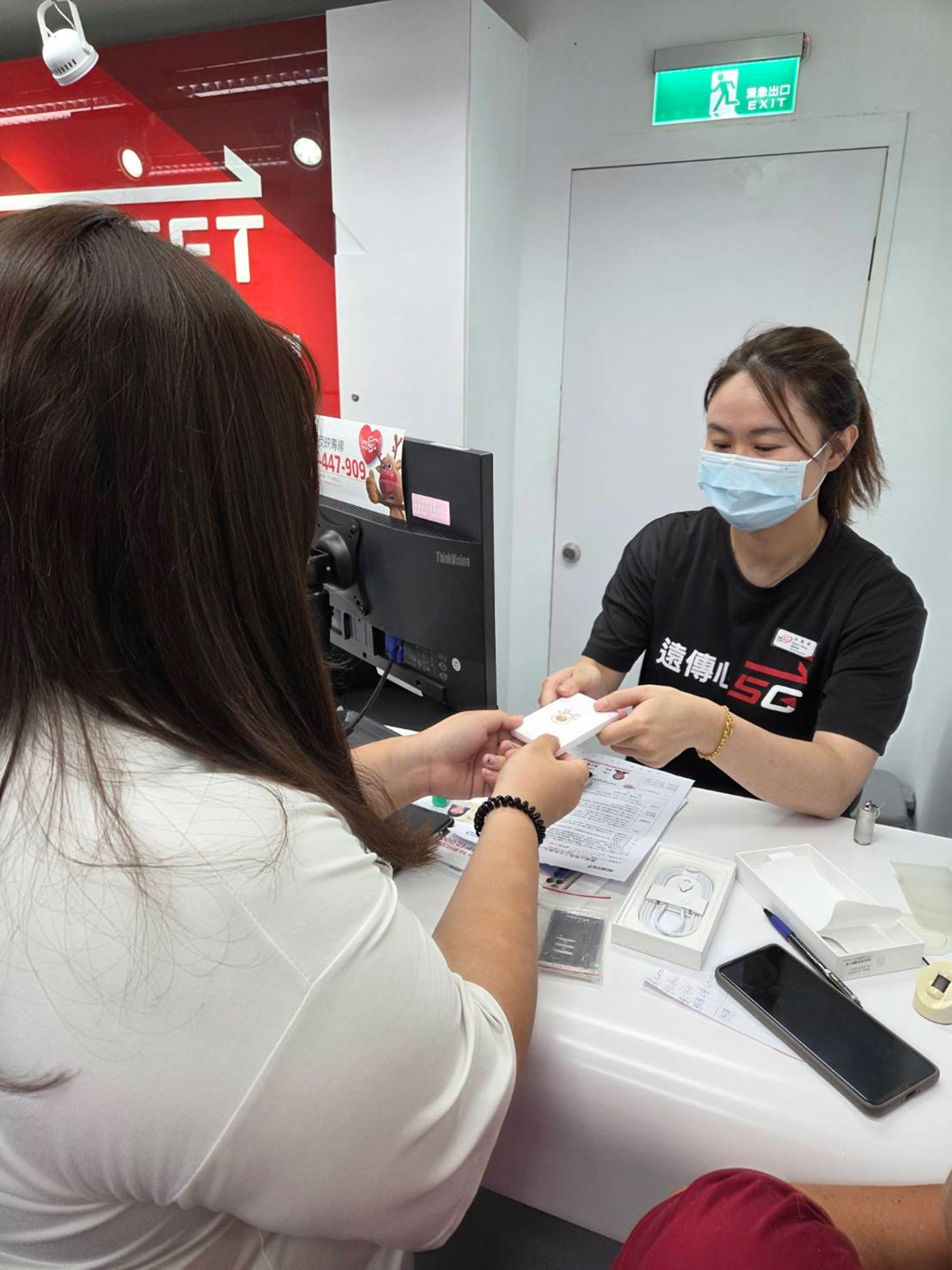 遠傳全力投入災區搶修、守護民眾通訊不懈怠,動員上千人次、14台行動通訊車支援,整體修復率已近95% 2 20250716 NEWS 1 29