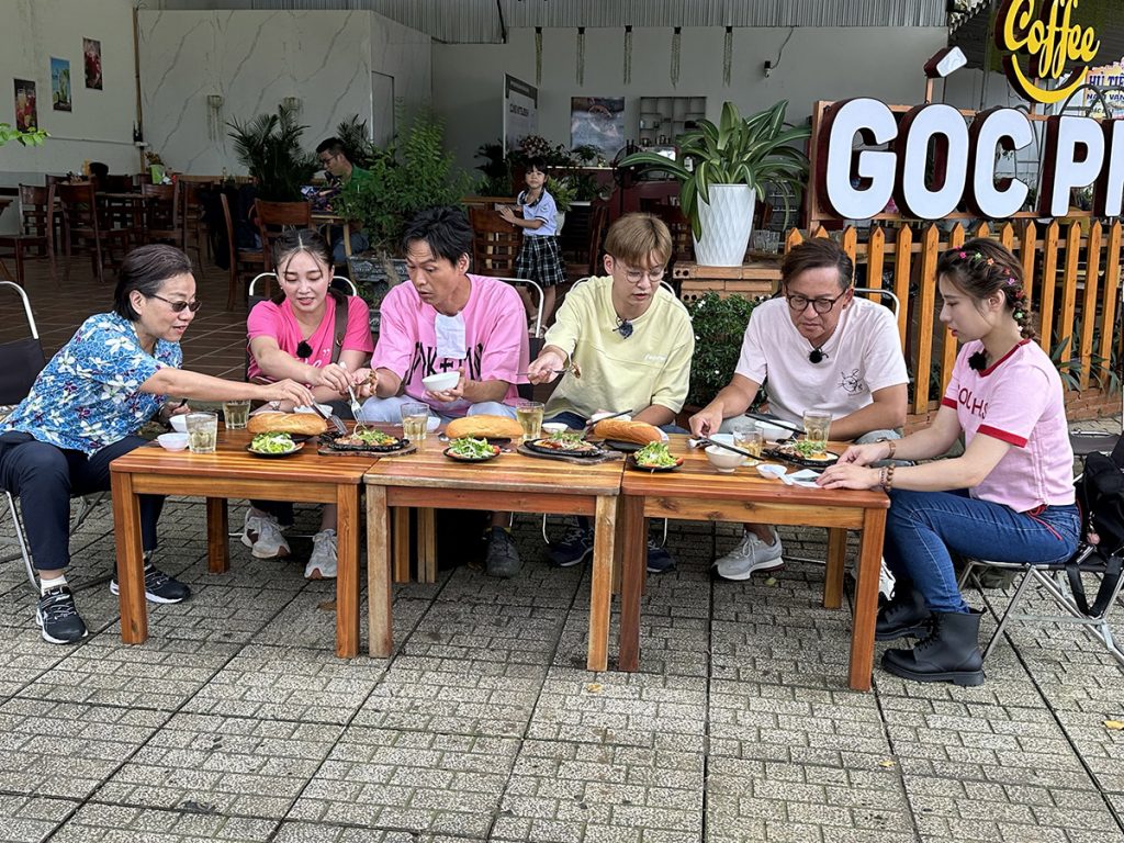 詹姆士、黃鐙輝《行!鬥陣出國去!》越南只要台幣40元即可大啖牛排!? 6 20250724 NEWS 2 6