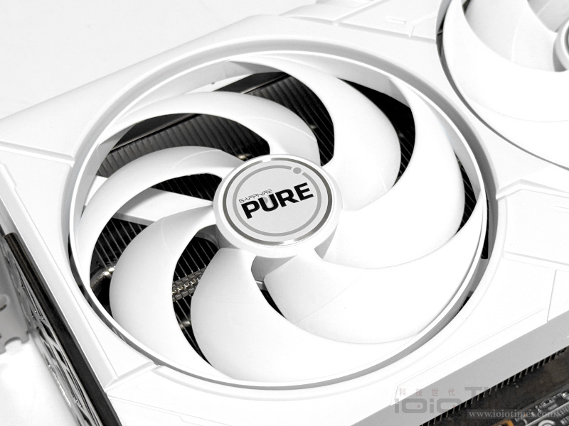 sapphirepurerx9070gre 013 1