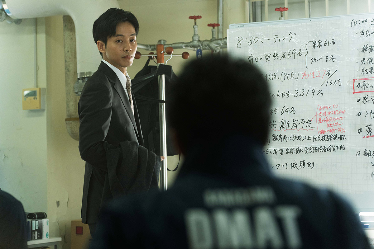 【戰疫前線】小栗旬、松坂桃李、池松壯亮、窪塚洋介,四帥聯手還原郵輪疫情現場 2 20250829 NEWS 2 3