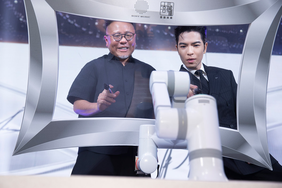 華語樂壇第一次!蕭敬騰加盟索尼音樂!首位中港台三地聯合簽約華語歌手!再創新紀錄 4 20250915 NEWS 6 6