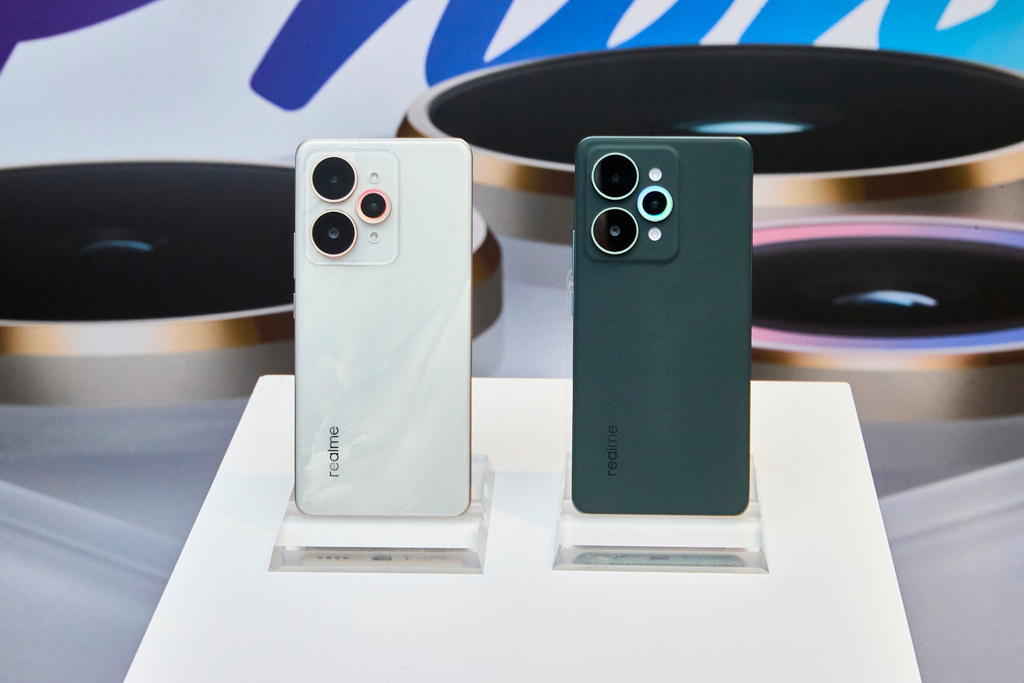 realme 15系列登場、打造專屬都會夜拍「城市不夜機」,跨界合作推出realme 15 Pro權力遊戲限量版、以熱感變色工藝詮釋冰與火傳奇 4 20251022 realme04