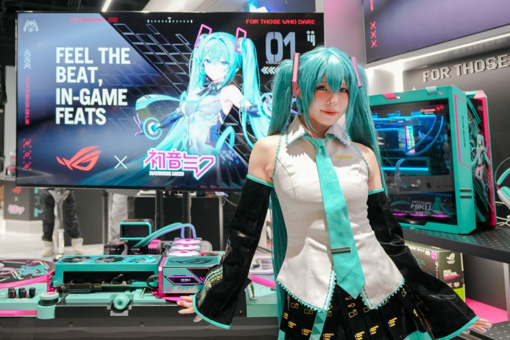 ROGx《初音未來》系列上市!DIY小全配送聯名T恤、立牌,再抽限量版黏土人 3 20251024 asus03 1