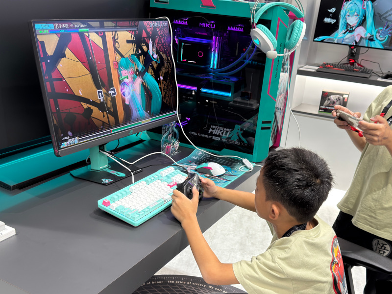 來趟ROGx《初音未來》之旅吧!主題快閃店登場、入手小全配就送好禮,現場活動直擊 32 20251024 asus15 2