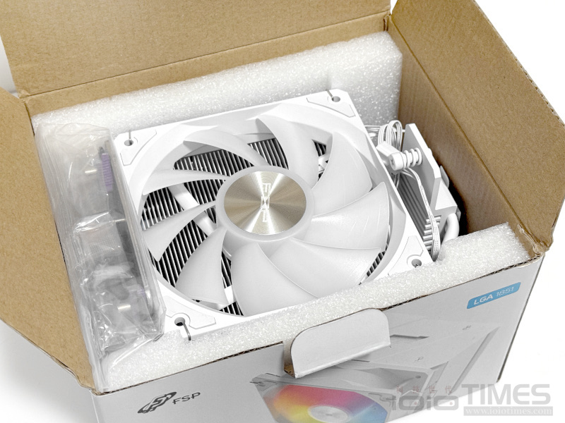FSP MP7/NP5 WHITE ARGB Cooler開箱試用,純白體驗與亮眼燈效一次滿足! 5 fspmp7np5whiteargbcooler 013 2