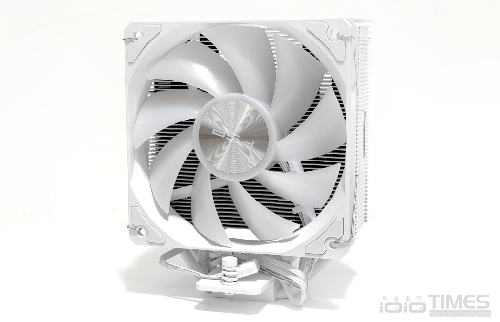 FSP MP7/NP5 WHITE ARGB Cooler開箱試用,純白體驗與亮眼燈效一次滿足! 10 fspmp7np5whiteargbcooler 015