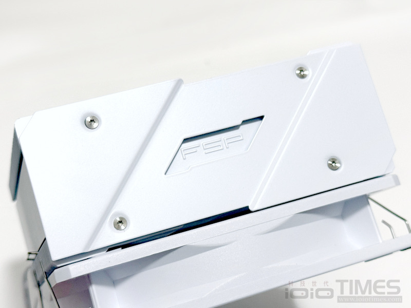 FSP MP7/NP5 WHITE ARGB Cooler開箱試用,純白體驗與亮眼燈效一次滿足! 16 fspmp7np5whiteargbcooler 018 3