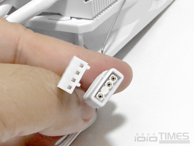 FSP MP7/NP5 WHITE ARGB Cooler開箱試用,純白體驗與亮眼燈效一次滿足! 17 fspmp7np5whiteargbcooler 018 4