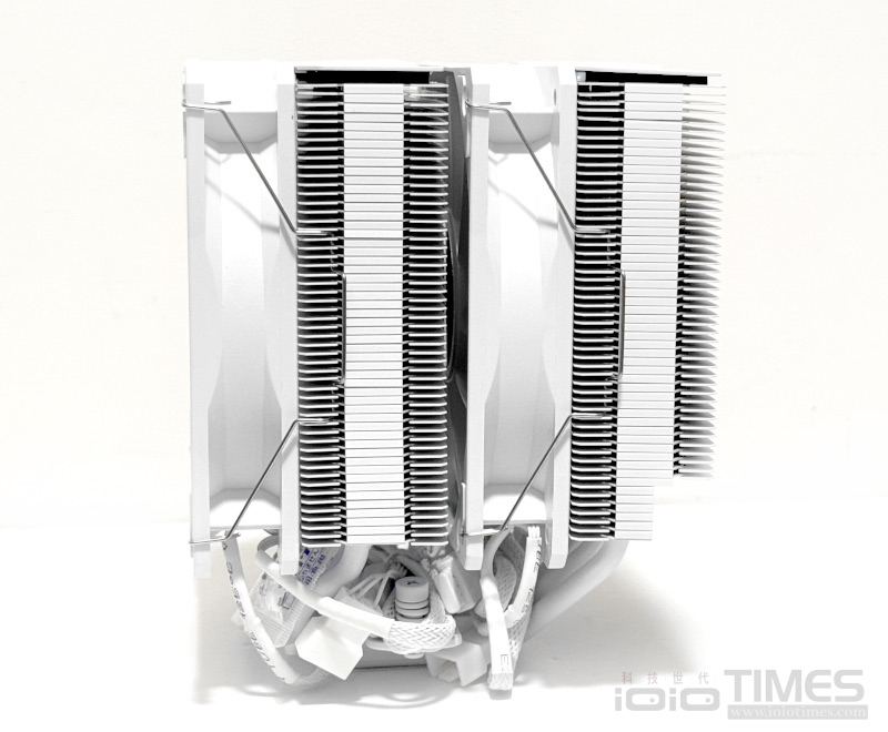 FSP MP7/NP5 WHITE ARGB Cooler開箱試用,純白體驗與亮眼燈效一次滿足! 21 fspmp7np5whiteargbcooler 027 1