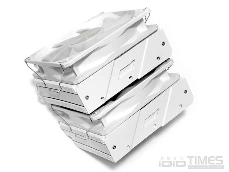 FSP MP7/NP5 WHITE ARGB Cooler開箱試用,純白體驗與亮眼燈效一次滿足! 27 fspmp7np5whiteargbcooler 029 3