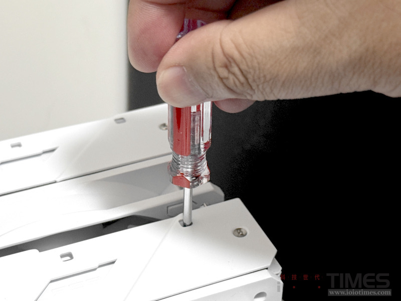 FSP MP7/NP5 WHITE ARGB Cooler開箱試用,純白體驗與亮眼燈效一次滿足! 35 fspmp7np5whiteargbcooler 033 2