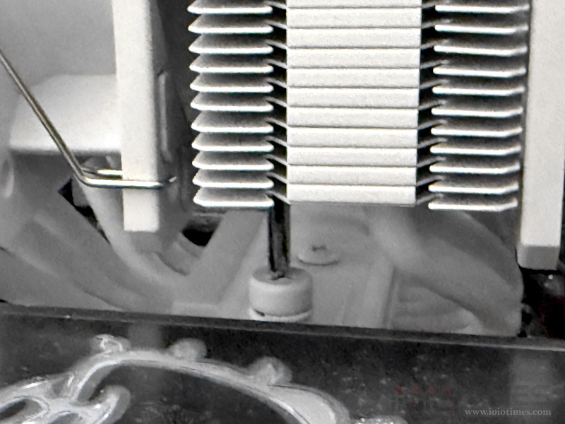 FSP MP7/NP5 WHITE ARGB Cooler開箱試用,純白體驗與亮眼燈效一次滿足! 36 fspmp7np5whiteargbcooler 033 3