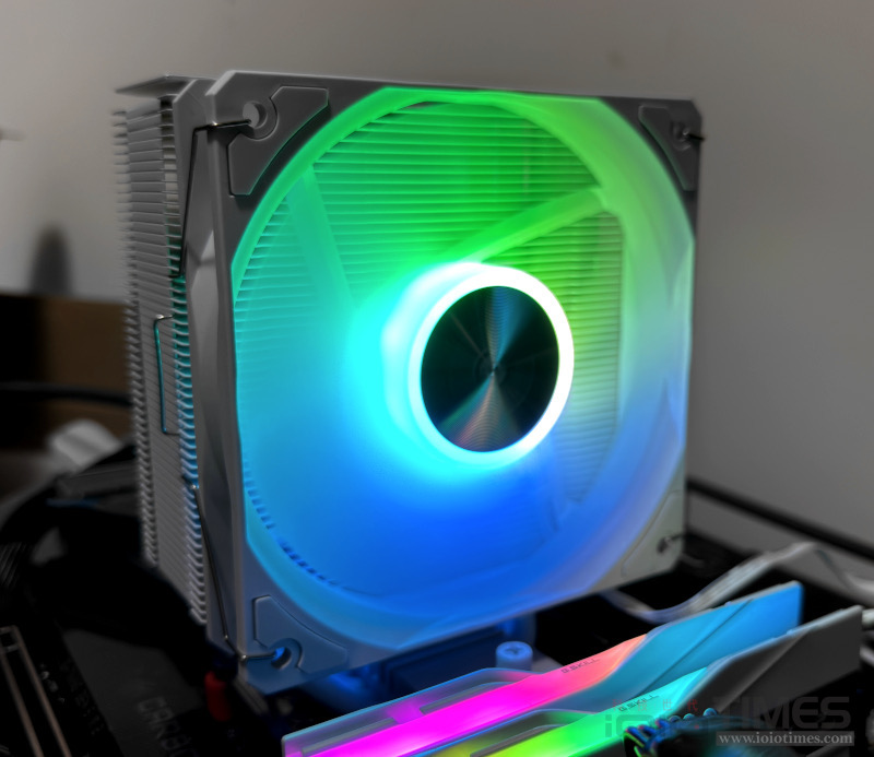 FSP MP7/NP5 WHITE ARGB Cooler開箱試用,純白體驗與亮眼燈效一次滿足! 44 fspmp7np5whiteargbcooler 041 2